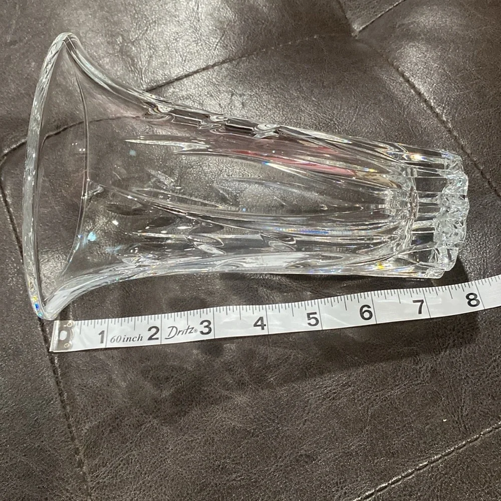 Elegant clear crystal Geometric Accent Vase with Scalloped Rim